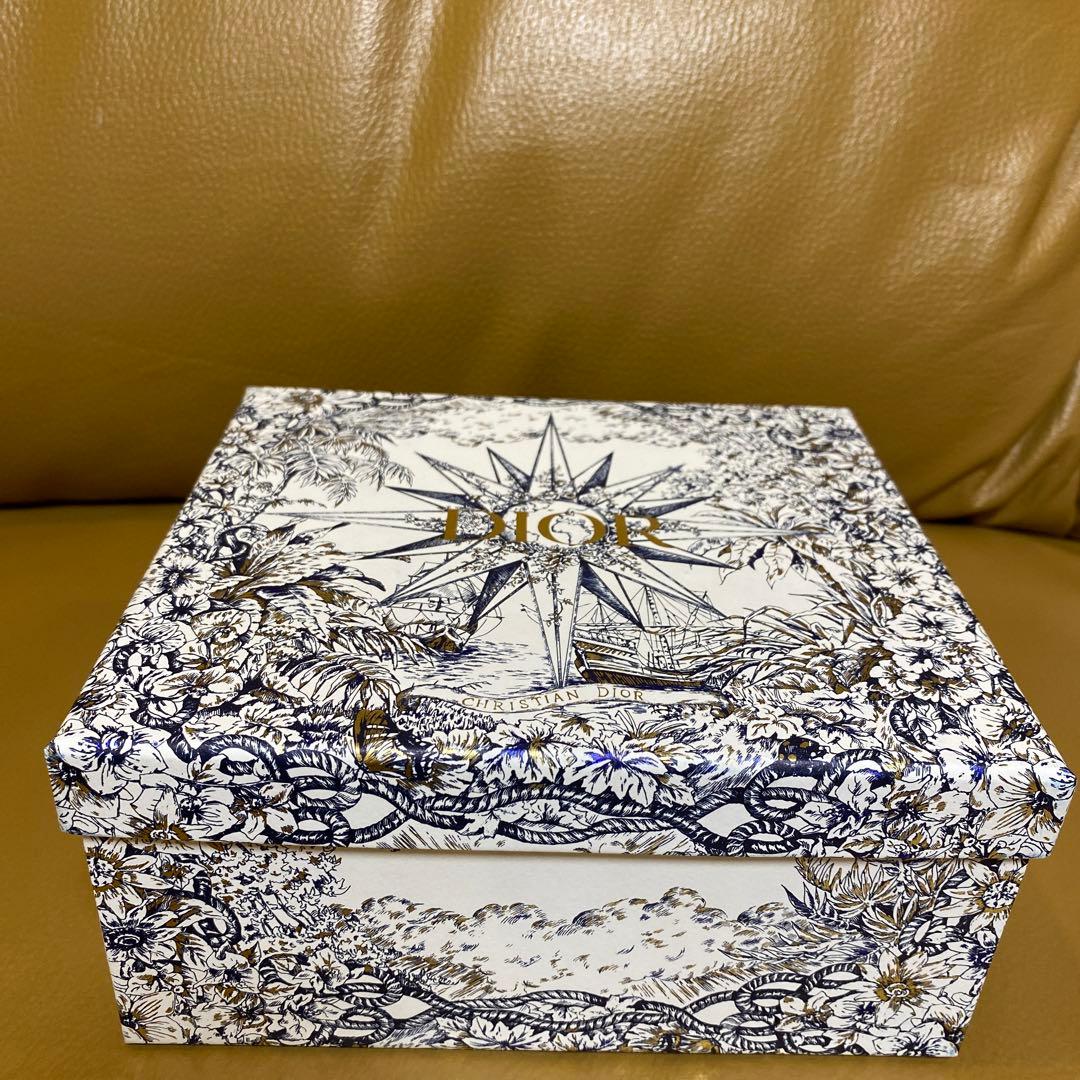 Dior 2022クリスマス限定箱、ショッパー