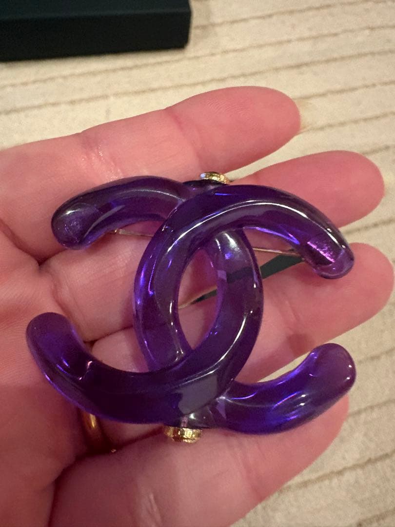 綺麗な紫　CHANELブローチ1週間限定‼️