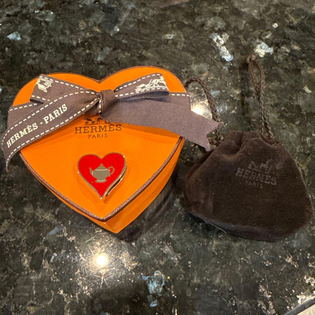 エルメスのティータイム ハートモチーフ ツイリーリング（スカーフリング）