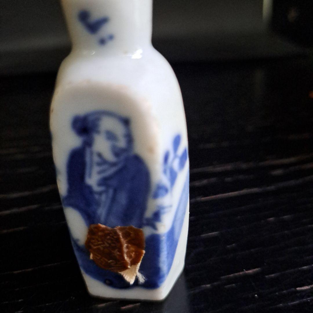 中国古玩　小品飾壺　極上　六角瓶　乾隆時代　　白磁人物図　染付青磁