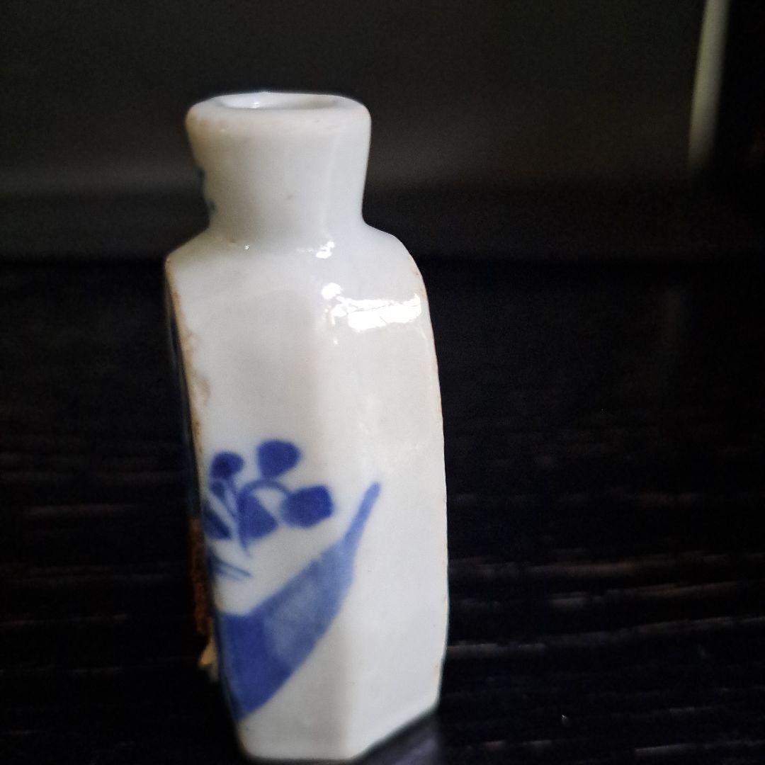 中国古玩　小品飾壺　極上　六角瓶　乾隆時代　　白磁人物図　染付青磁