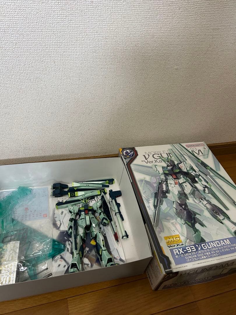 組み立て済みRX-93 νガンダム Ver.Ka & RGZ-91 Re-GZ