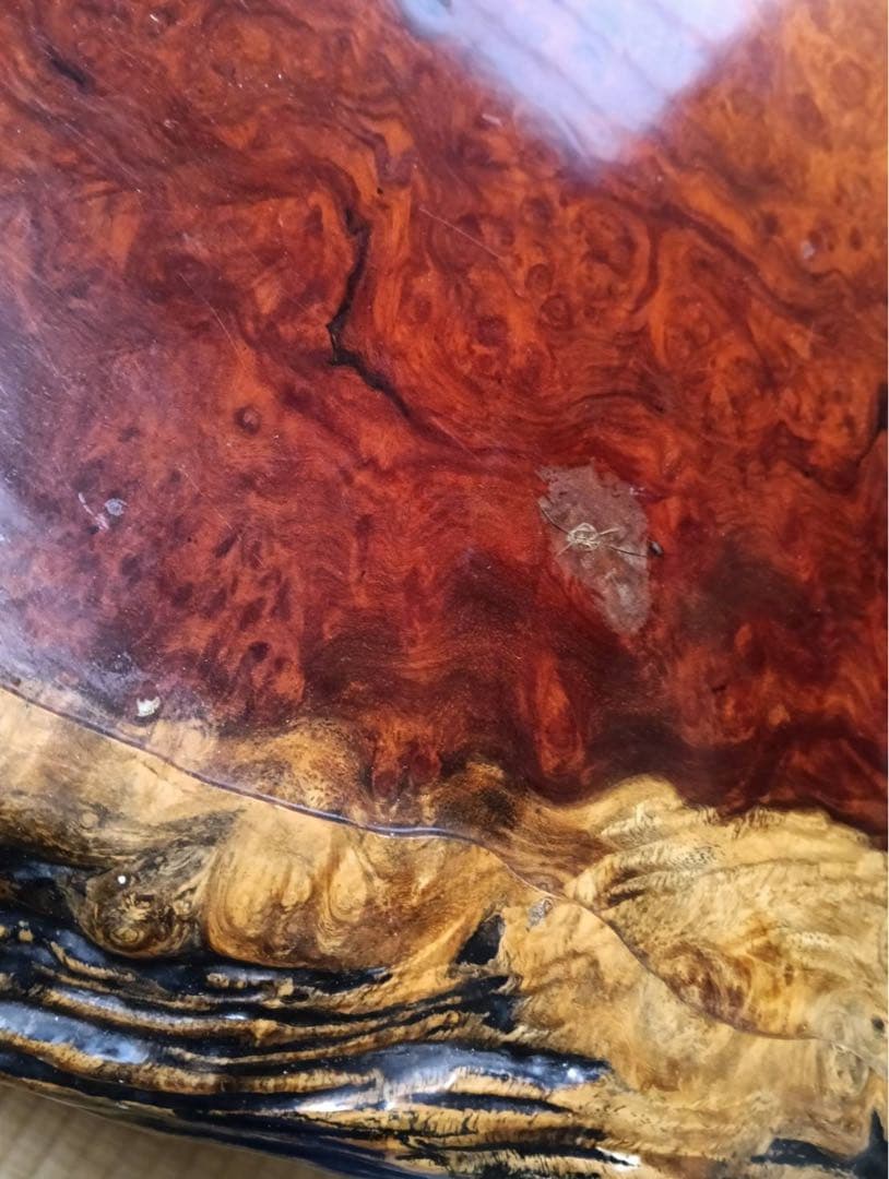 自然形状の赤褐色木製座卓　コブ　瘤　テーブル　和室　旅館　料亭　一点物