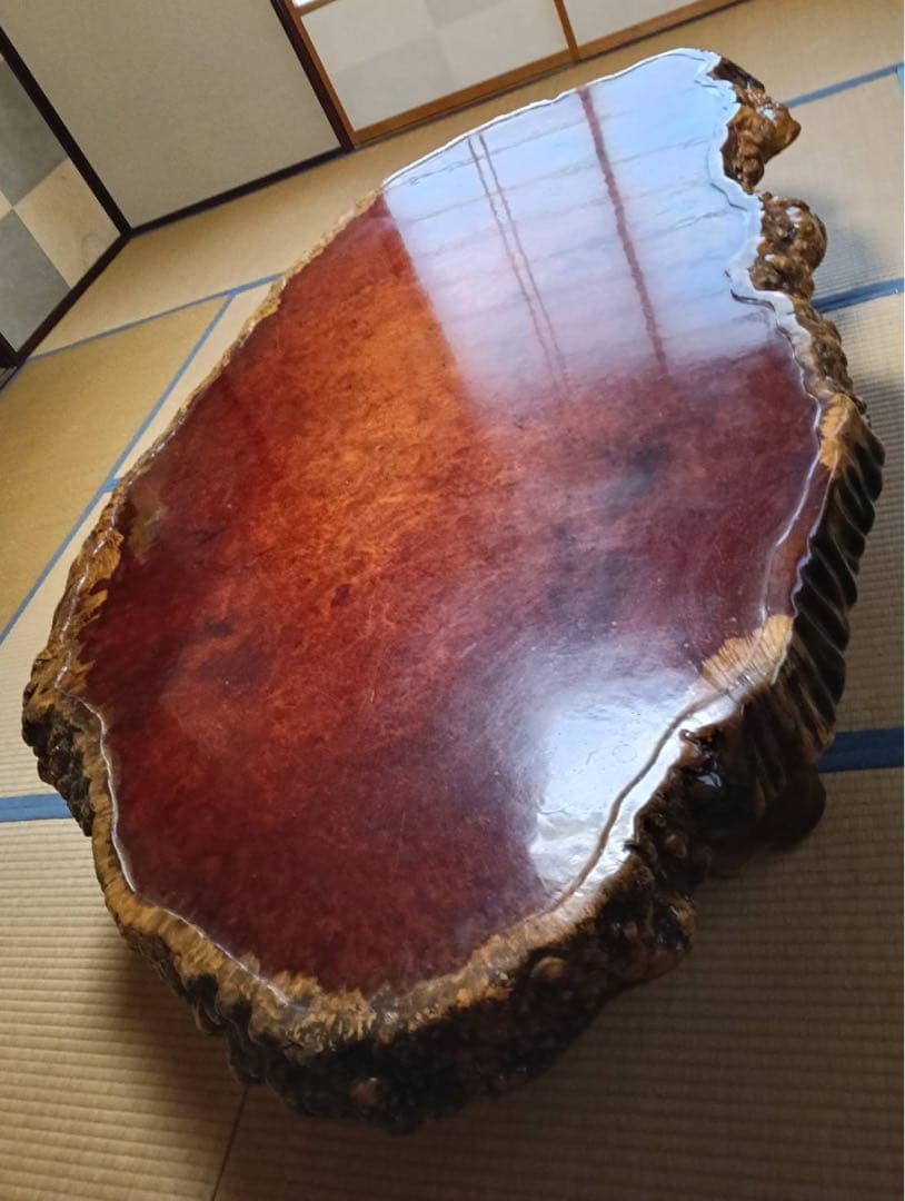 自然形状の赤褐色木製座卓　コブ　瘤　テーブル　和室　旅館　料亭　一点物