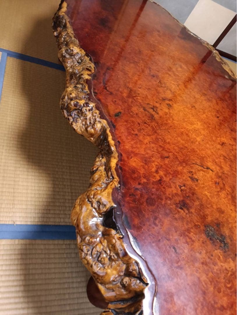 自然形状の赤褐色木製座卓　コブ　瘤　テーブル　和室　旅館　料亭　一点物