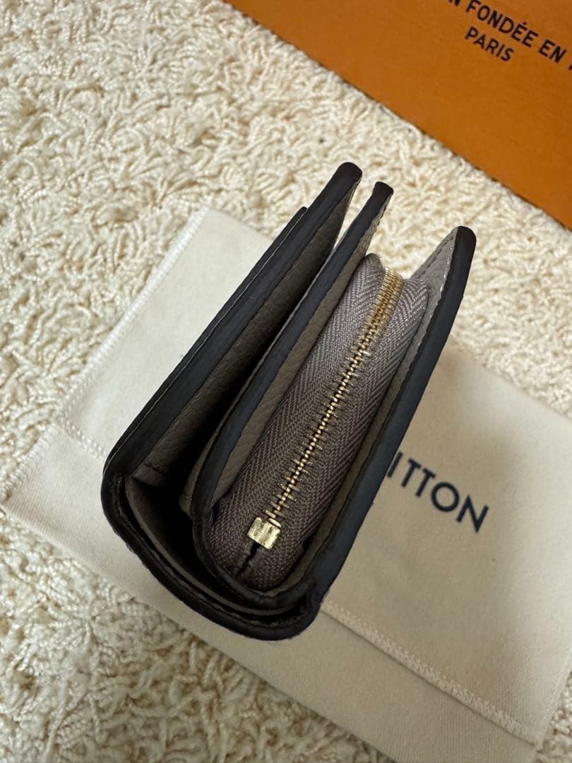 LOUIS VUITTON ルイ ヴィトン M82370