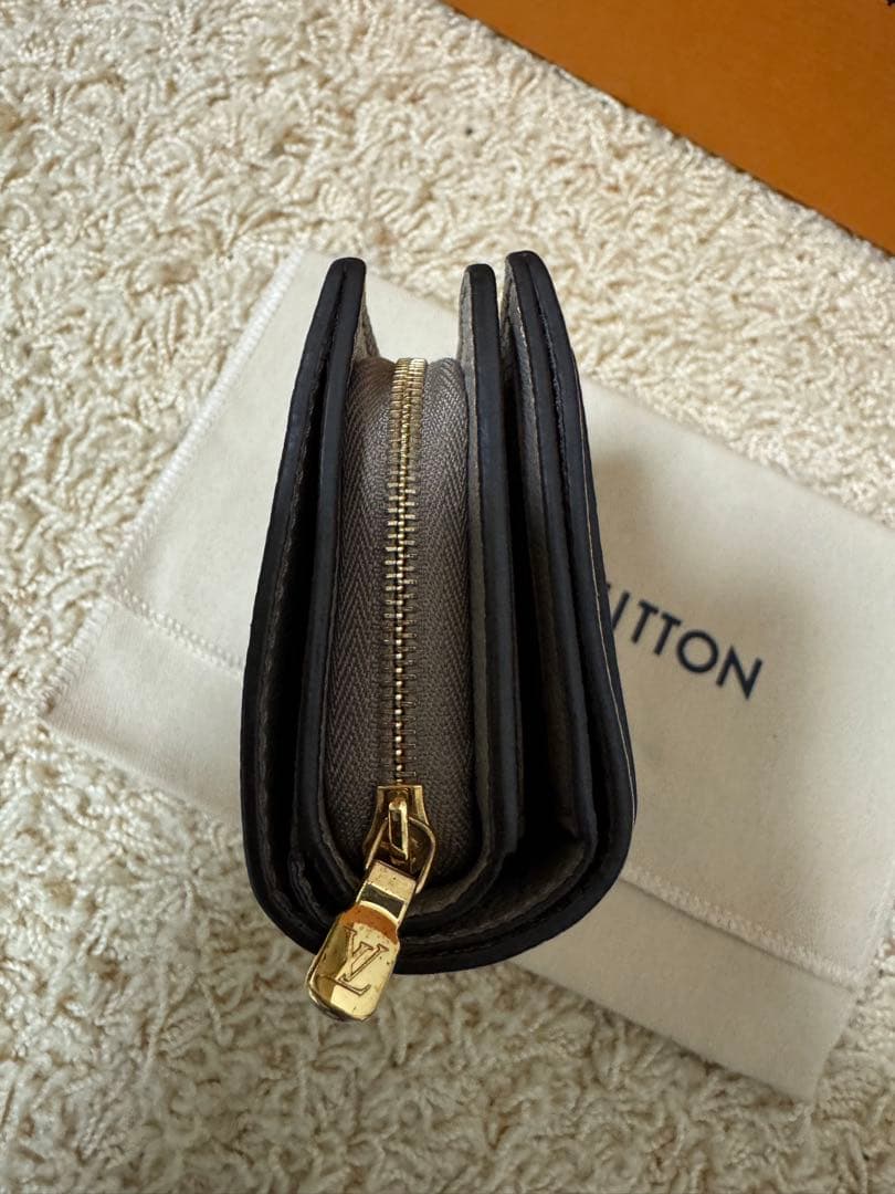 LOUIS VUITTON ルイ ヴィトン M82370