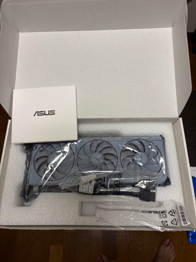 グラフィックボード・グラボ・ビデオカード ASUS GeForce RTX 5070 OC 12GB