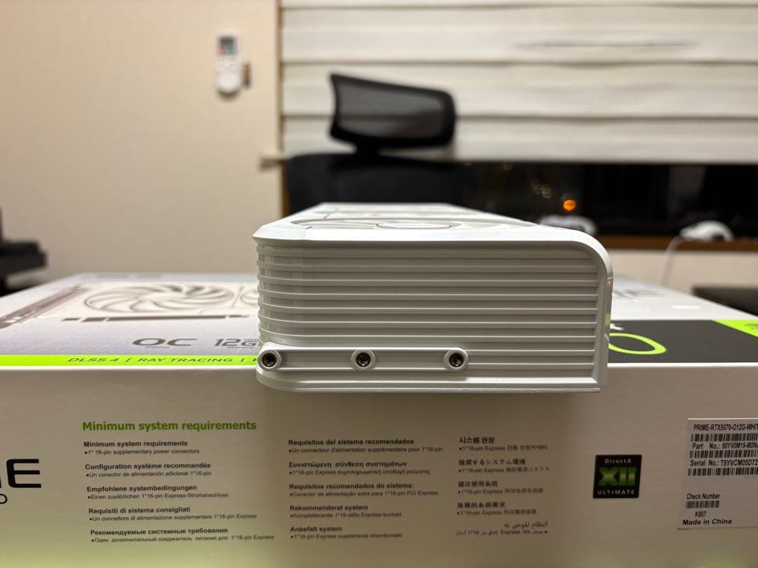 グラフィックボード・グラボ・ビデオカード ASUS GeForce RTX 5070 OC 12GB