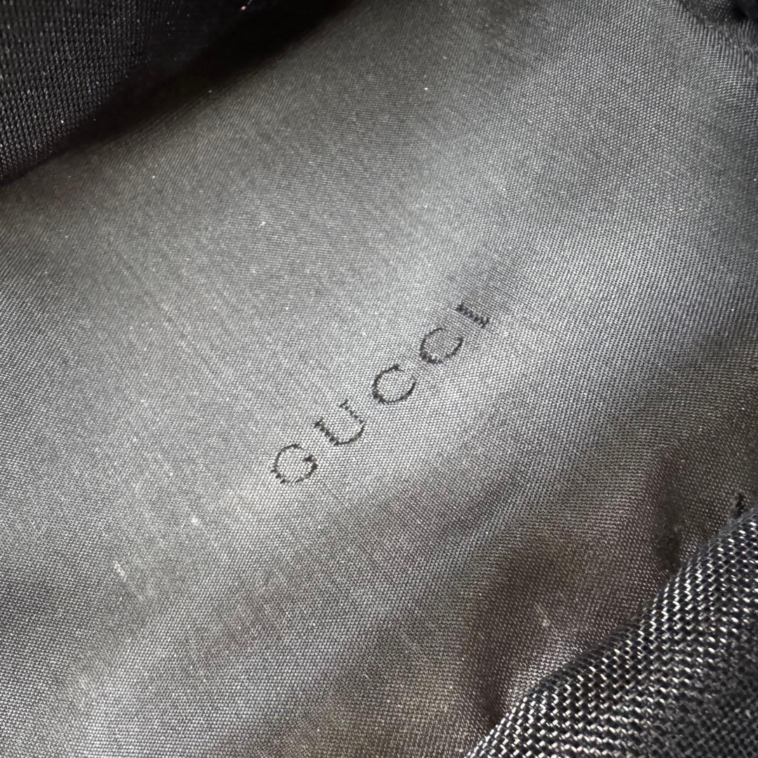GUCCI トラベルポーチ 化粧ポーチ お薬ポーチ 旅行 持ち歩きサイズ 黒