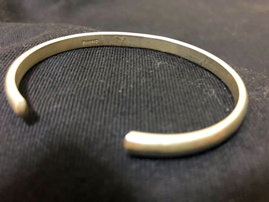 ナバホ族（NAVAJO)/ インディアンジュエリー/シルバーバングル