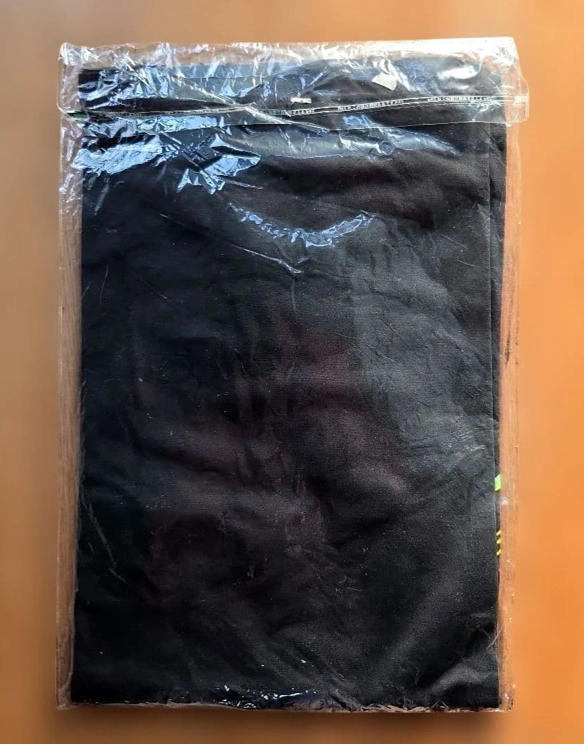 Poison 黒 (open up and Ahh)プリントTシャツ　未開封