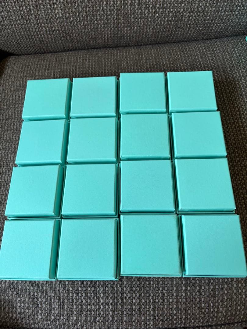 旧型中古品 正方形 空箱　保存袋16セット