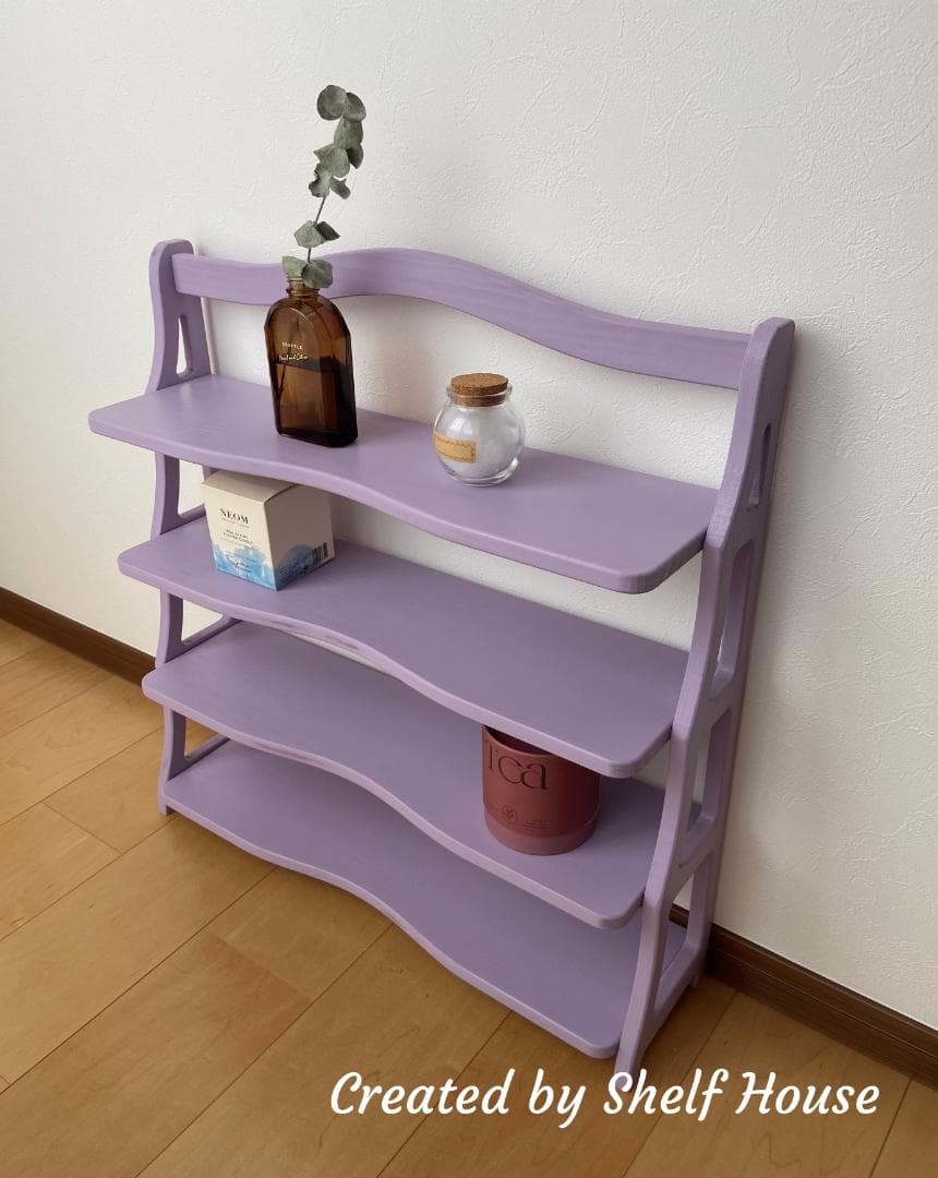 やさしい藤色の曲線木製棚 I