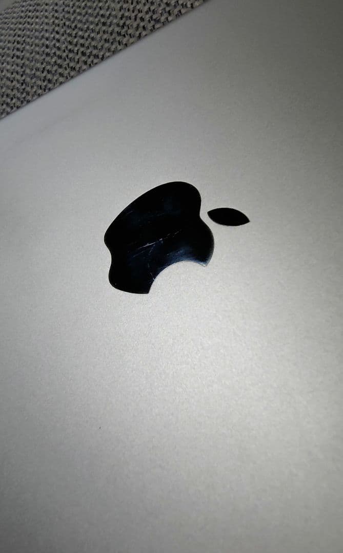 Apple iPad 第6世代 本体 Wi-Fiモデル　32GB　シルバー