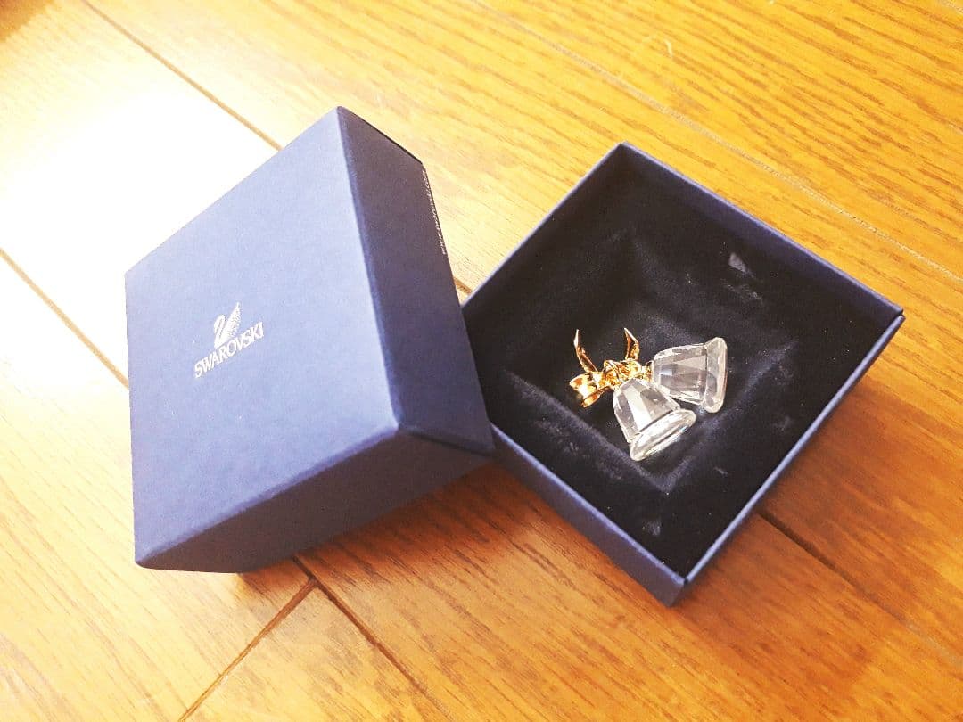 新品スワロフスキーSWAROVSKI18Kゴールドベルガラスリボン飾りオブジェ