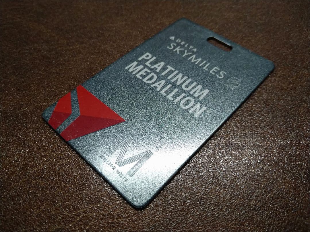 【超レア品】デルタ航空 M2 ミリオンマイラー プラチナメダリオン ネームタグ