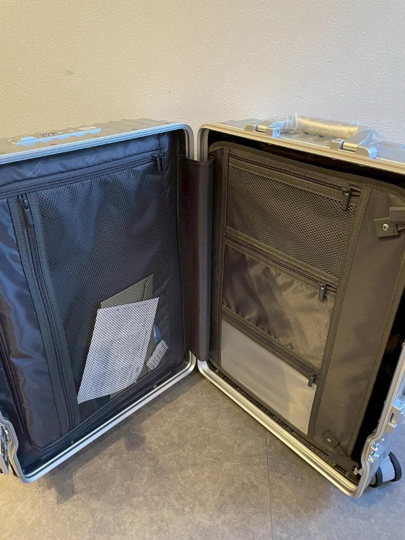 リベティ多機能キャリーケース【エナメルシルバーSサイズ】12