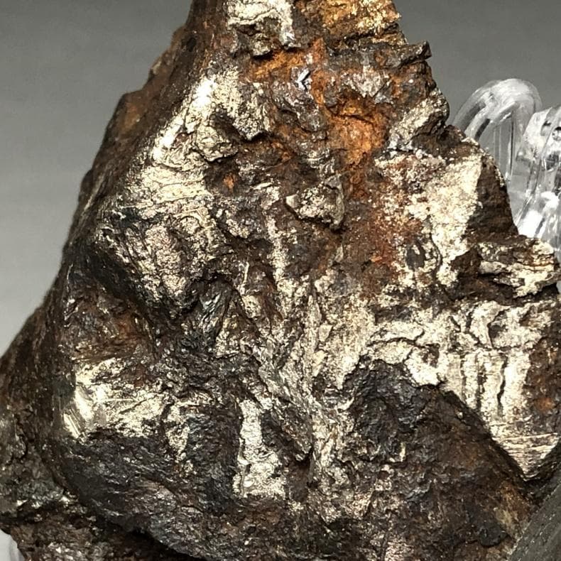 隕石 鉄隕石　アルタイ隕石　原皮付き　原石　重さ約105ｇ