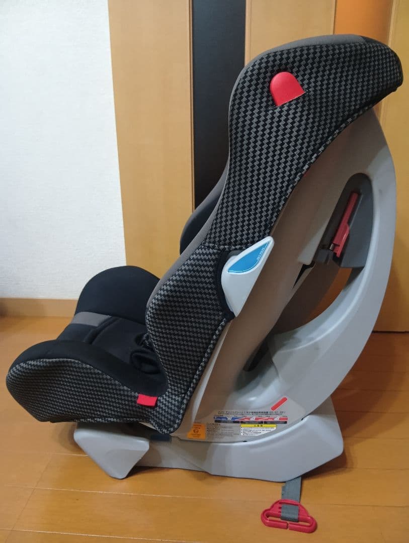 コンビ 　チャイルドジュニアシート　 ママロン　エッグショック CF