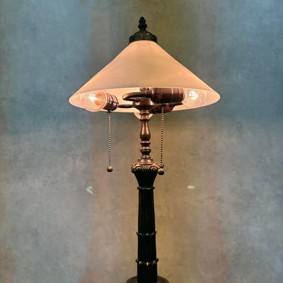 アール・ヌーヴォー調 アンティーク テーブルランプ