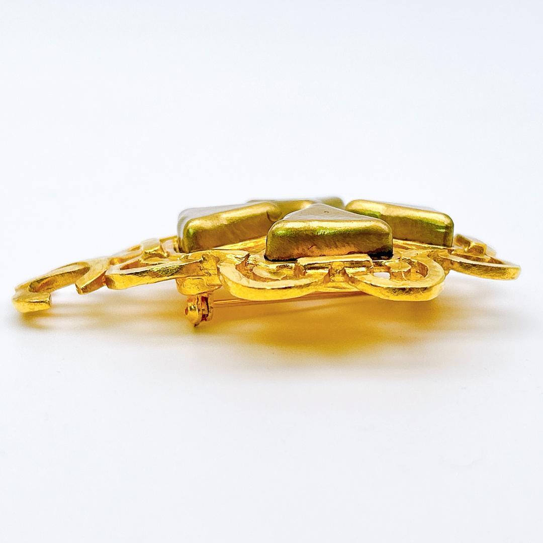 【鑑定済み！】シャネル ブローチ ヴィンテージ ココマーク ゴールドカラー