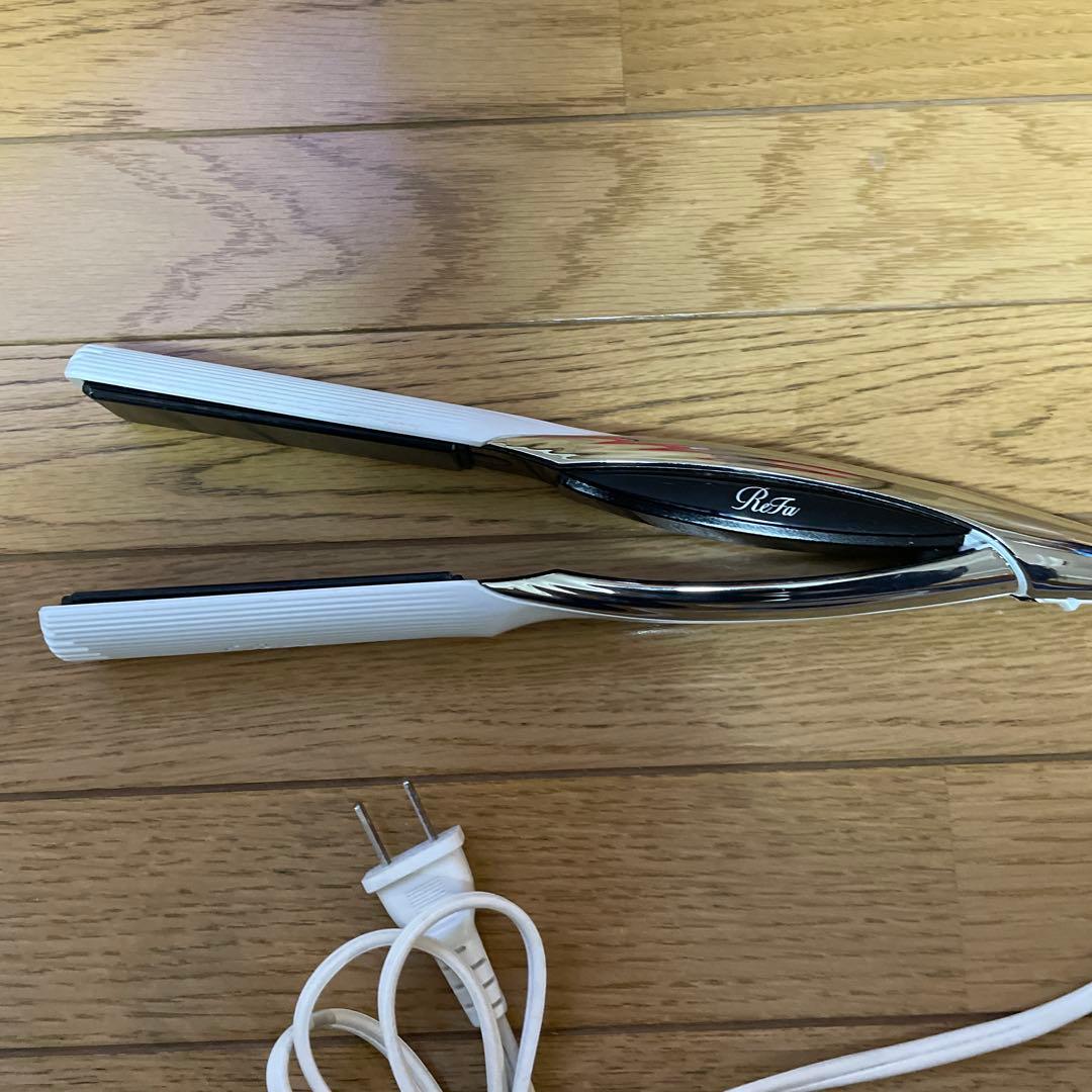 Refaストレートヘアアイロン ホワイト・シルバー