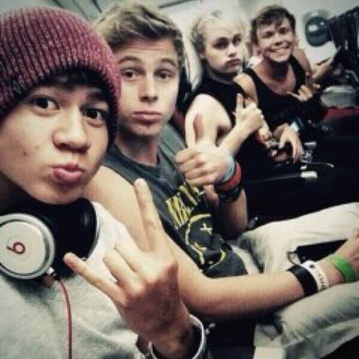 ヘッドホン beats headphone