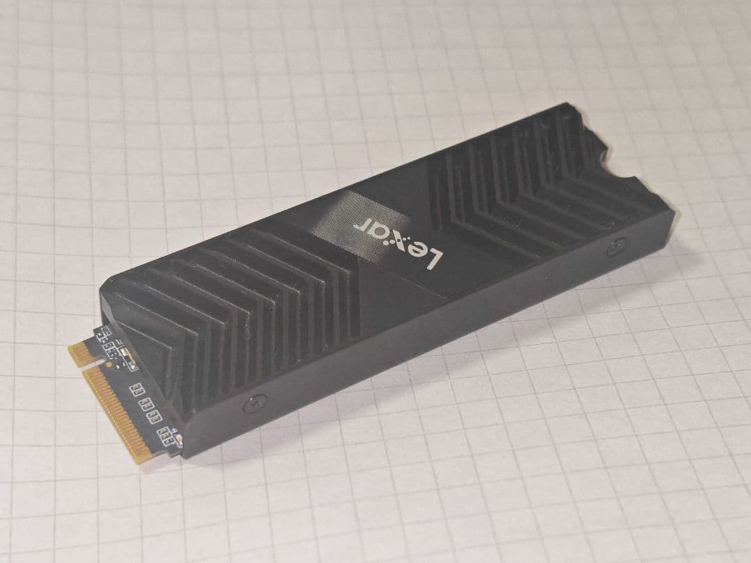 512GB M.2 NVMe SSD NV900 ヒートシンク付き 正常