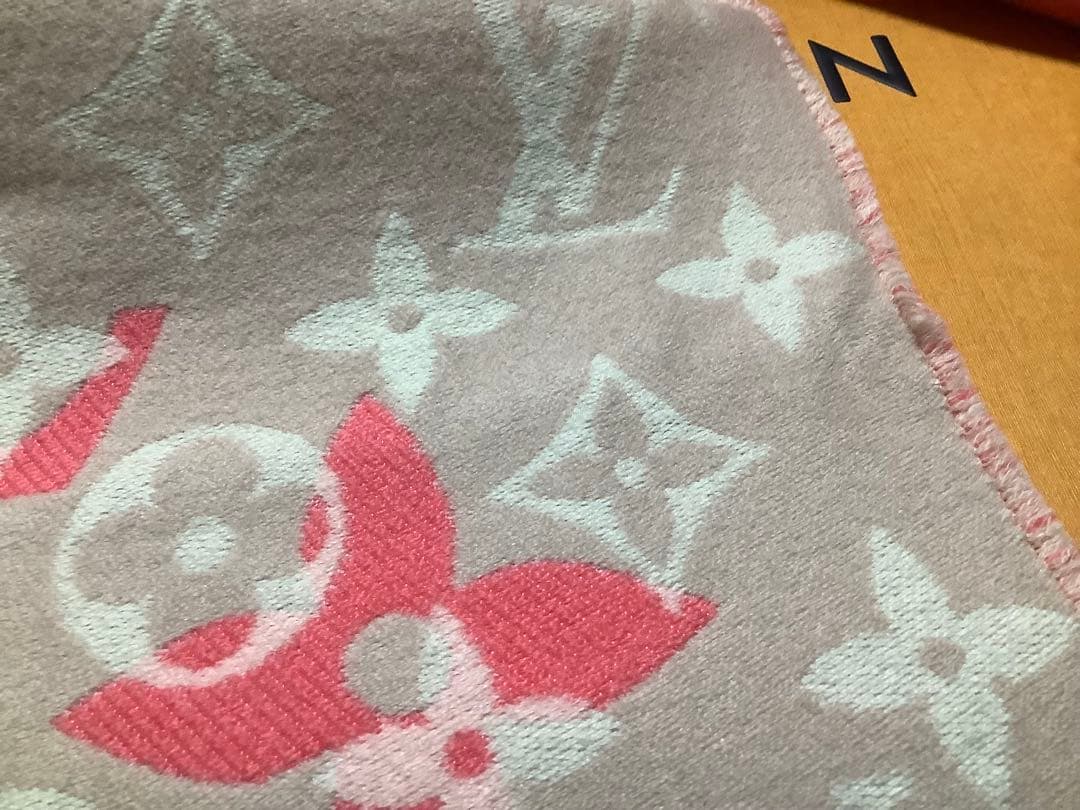 ルイヴィトン　マフラー エシャルプ・オールユーニード　難有り