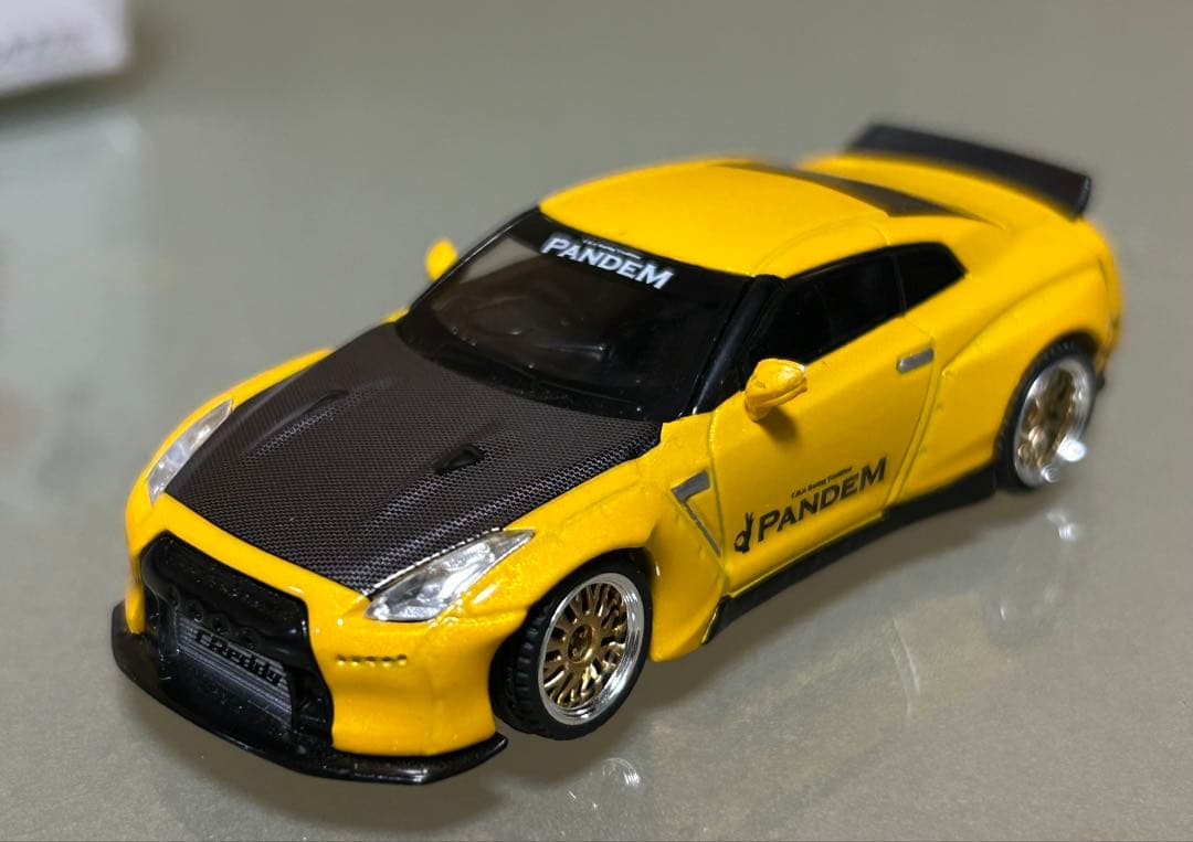 MINIGT 1/64 Pandem ニッサン GT-R 68 R35