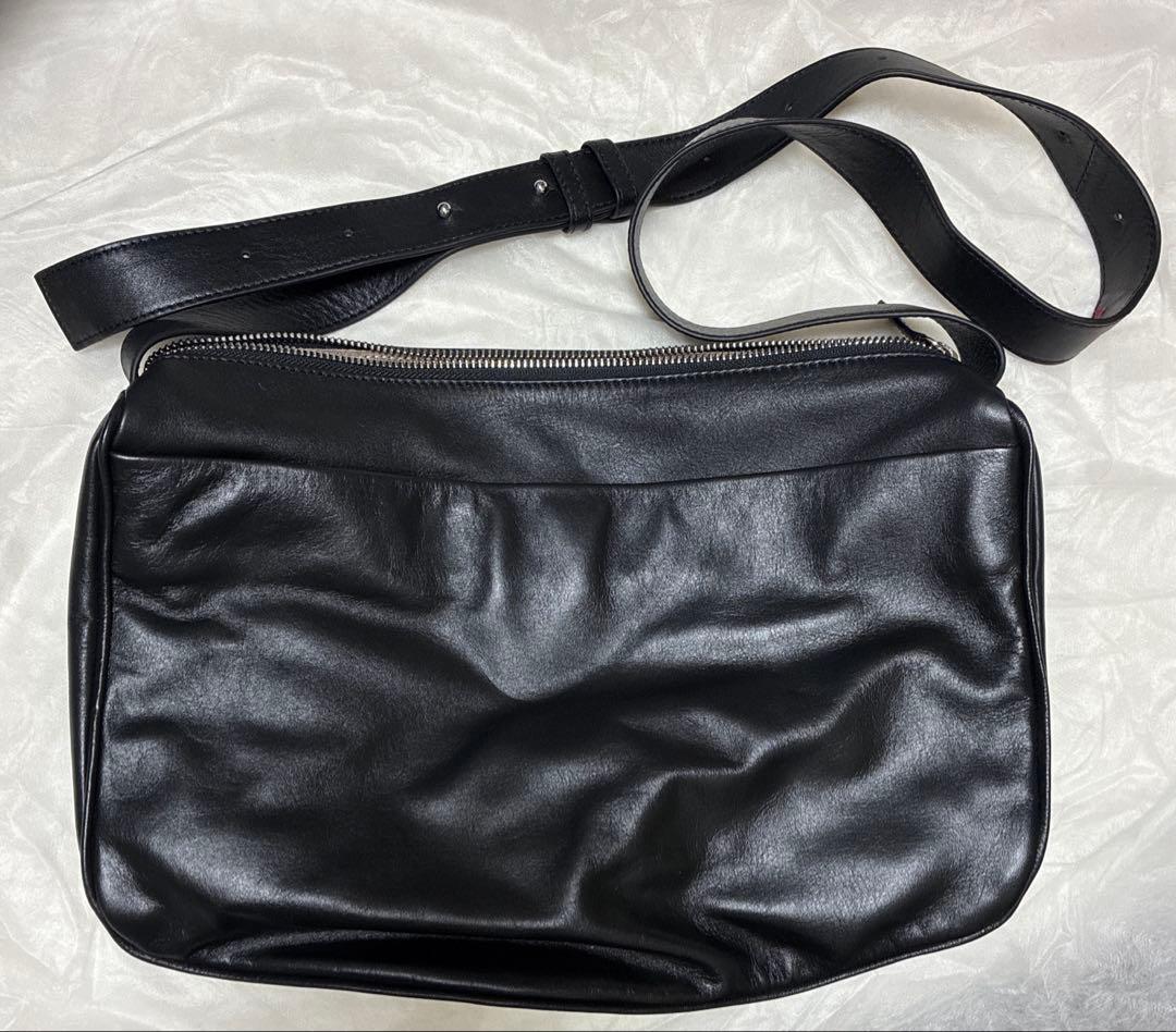 ear ショルダーバッグ