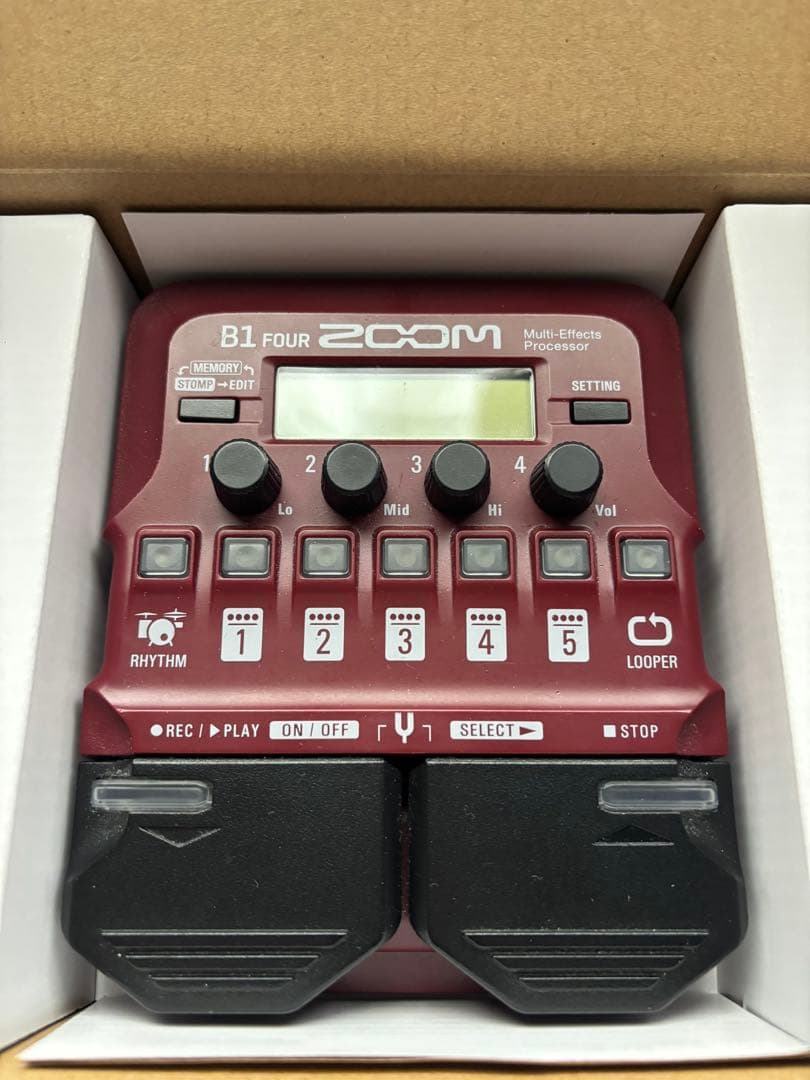 ZOOM B1 FOUR ベースマルチエフェクター アダプター付き‼️