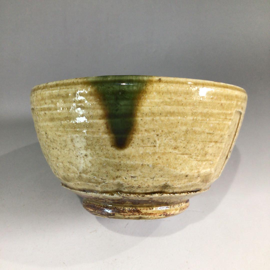 Ｐ２３２　茶箱　『桐木地』『溜塗』『茶碗　棗　茶筅　振出　茶巾筒』　紙箱　茶道具