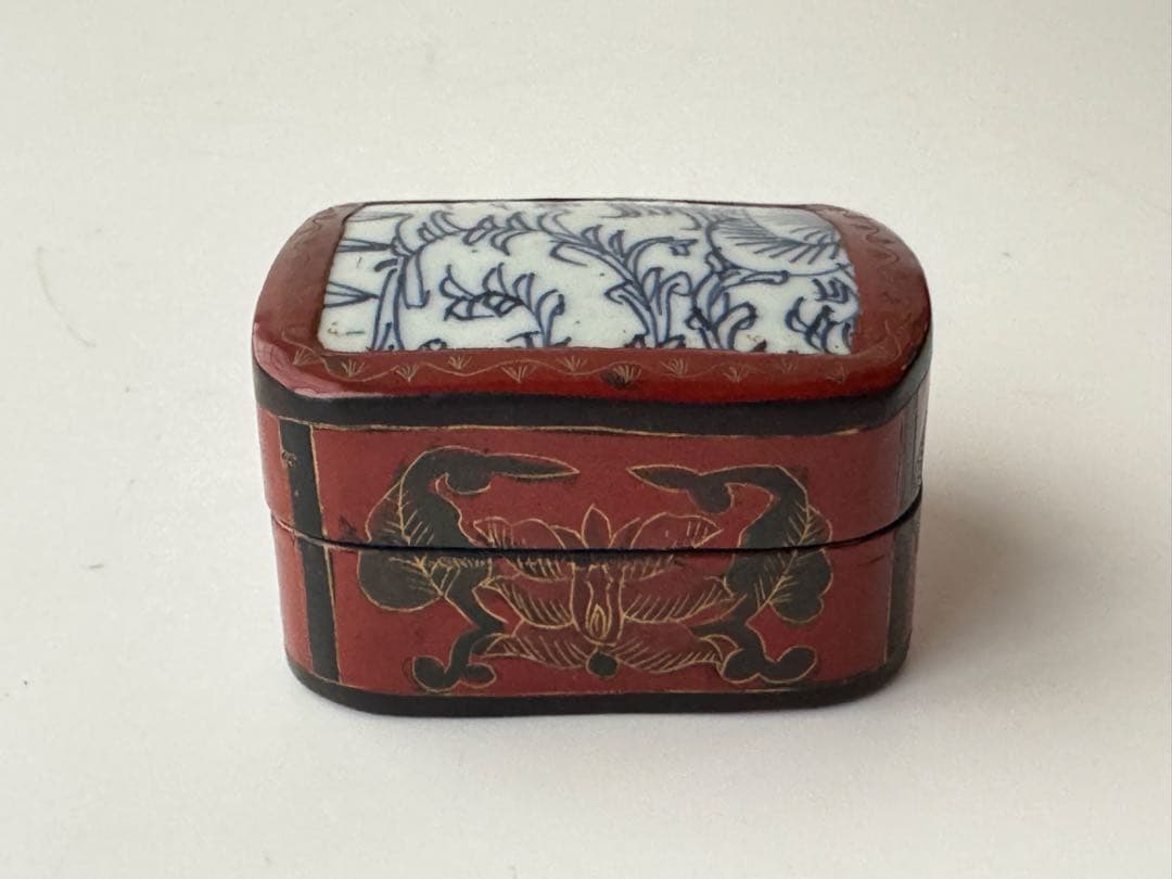 アンティーク 骨董 漆器 香合 青白磁 花柄 蟹デザイン 小物入れ