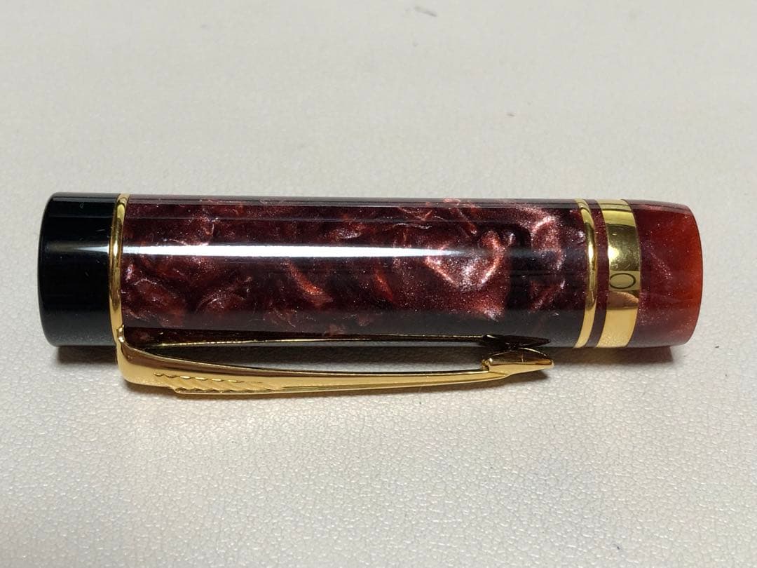 パーカー デュオフォールド センテニアル マーブルレッド