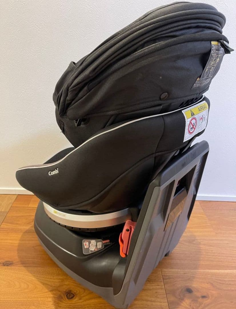 新生児対応　コンビ　クルムーヴ スマートエッグショック 回転式　チャイルドシート