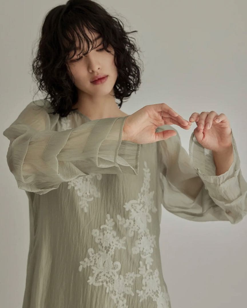 【niana】シアーAラインワンピース　マタニティドレス