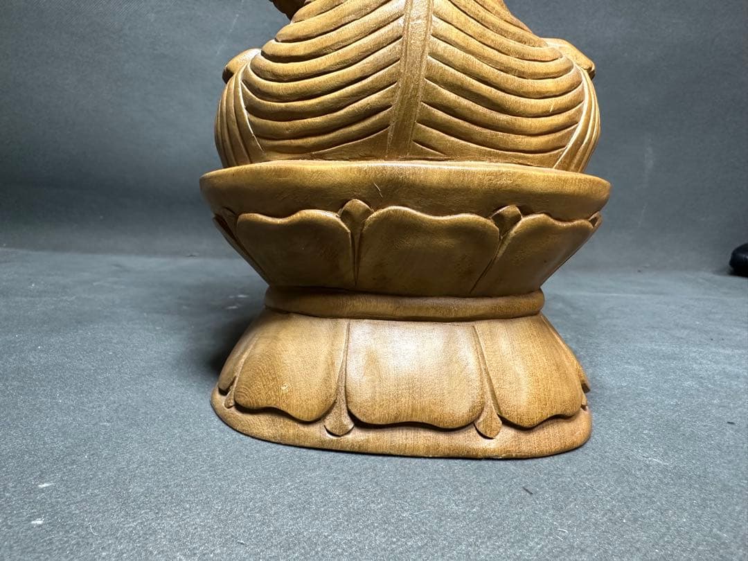 白檀　仏像　老山白檀　仏教美術　天然素材　置物　飾り物　古美術品　 置物　仏教