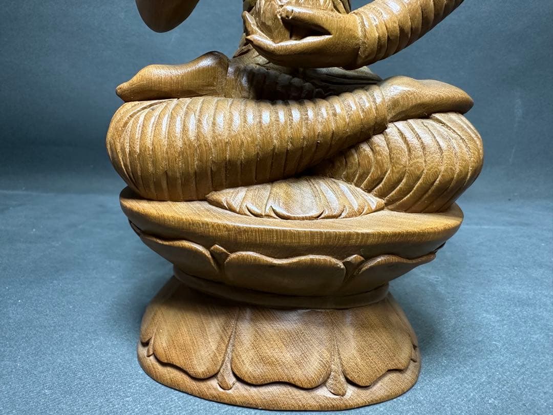 白檀　仏像　老山白檀　仏教美術　天然素材　置物　飾り物　古美術品　 置物　仏教