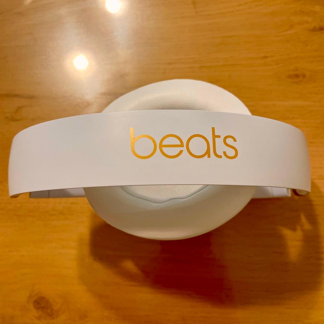 極美品！ Beats Studio 3ワイヤレス ヘッドホン ホワイト　ゴールド