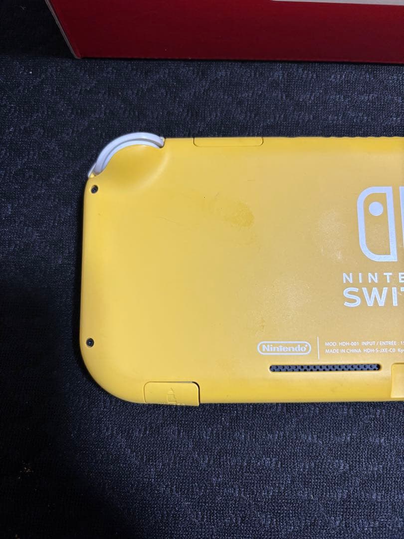 ニンテンドースイッチライト　イエロー