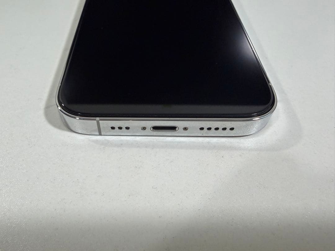 【美品】Apple iPhone 14 Pro 256gシルバー 本体