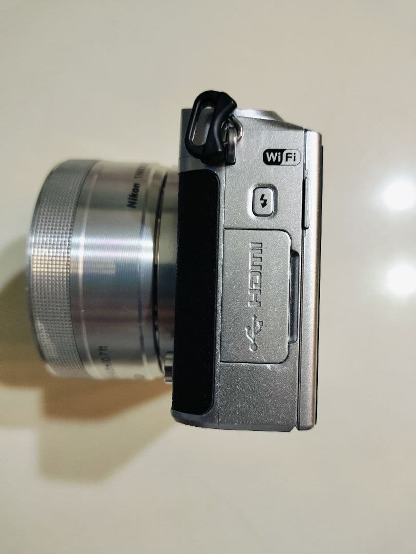 Nikon ミラーレス一眼 Nikon1 J5 ダブルレンズ 新品バッテリー付き