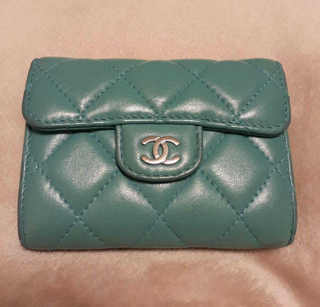 CHANEL ケース ターコイズブルー シャネル
