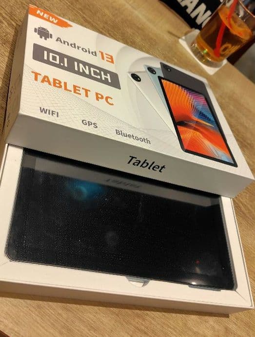 美品10.1インチ【Android13】タブレットPC 初期化済み