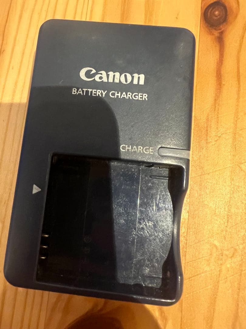 Canon IXY DIGITAL 7.1MP シルバー 充電器付 動作確認済