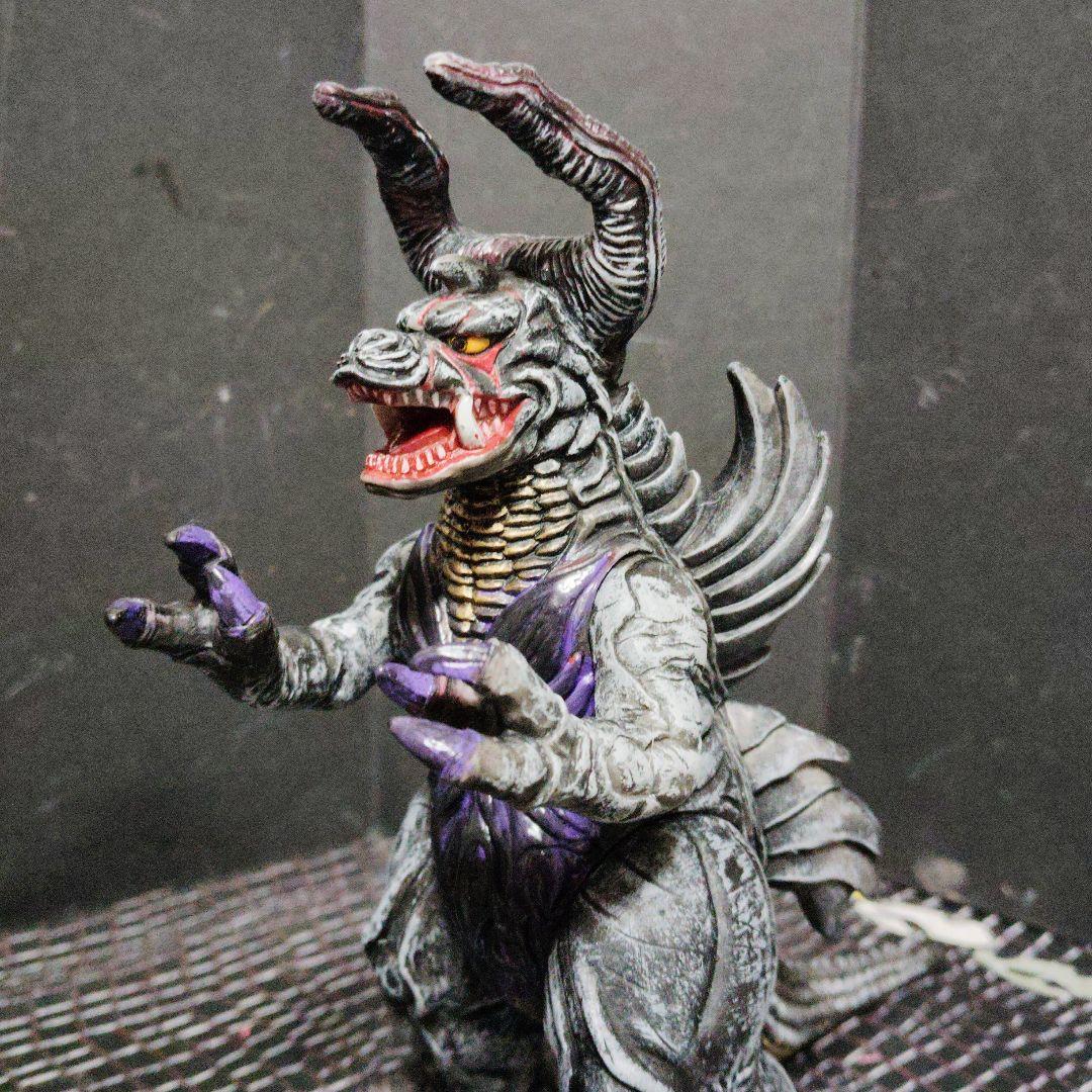 上野淳子ウルトラ怪獣旧型ソフビ確認画像