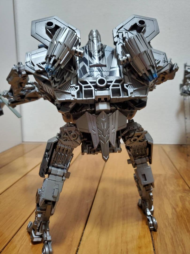 激レア　刺青塗装バージョン スタースクリーム風ロボット