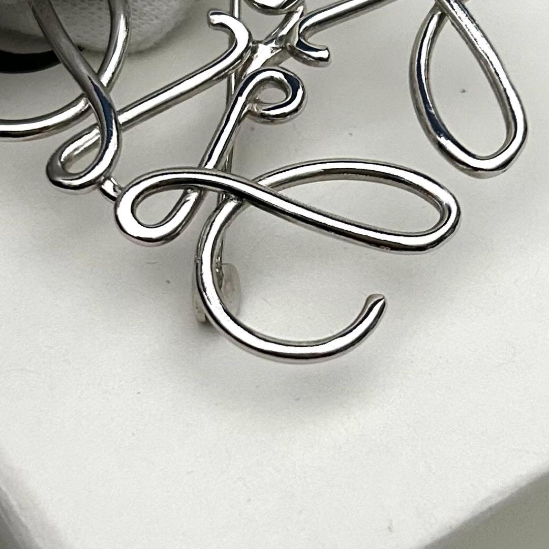 【美品】LOEWE ブローチ シルバー コサージュアクセサリー シルバーカラー